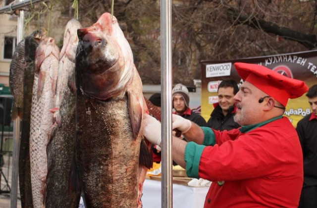 Над 100 килограма риба готви Ути