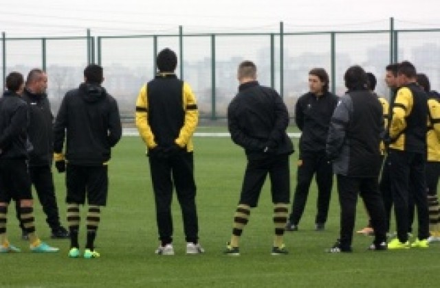 Артур Енрике с шансове да играе срещу Локо Пд