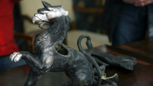 Възстановяват липсващи елементи от паметника на Апостола в столицата