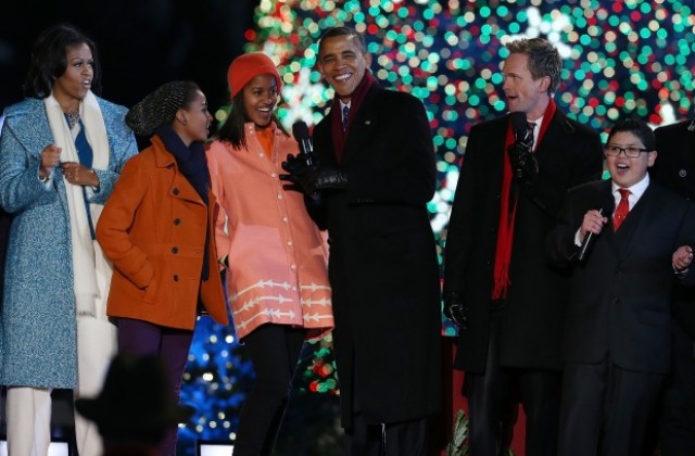 Обама запали светлините на Националното коледно дърво