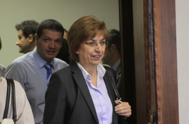 Екатерина Михайлова: Щеще да ме е срам да съм депутат в 42-рото Народно събрание