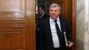 Агенция ще ограничава ползването на земята от чужденци