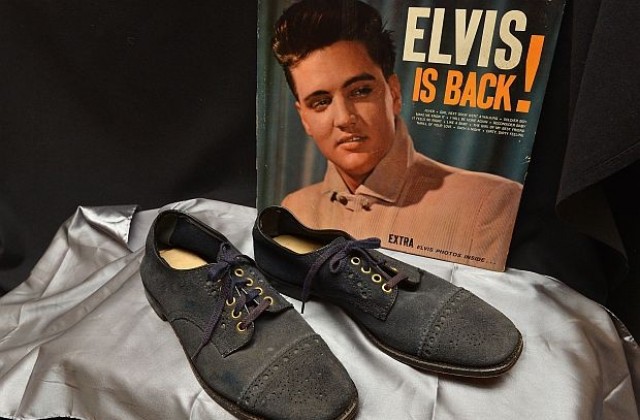 Лимузина, диамантен пръстен и сини обувки на Елвис бяха продадени на търг