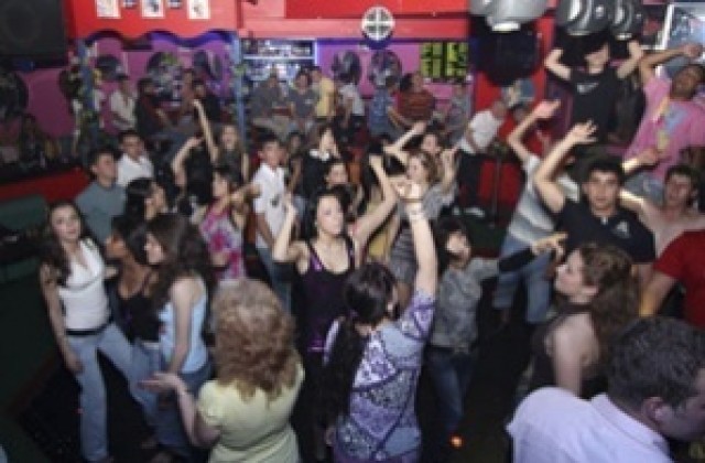 Не забравяйте, че празничното настроение и силните емоции са лош съветник, съветват от МВР