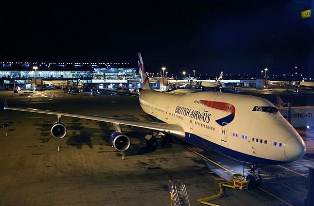 Отстраниха аварията, блокирала небето над Великобритания