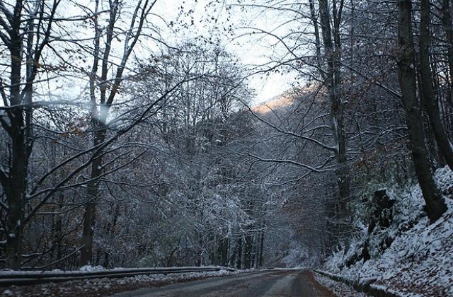 Облачно, вятърът от запад отново се усилва