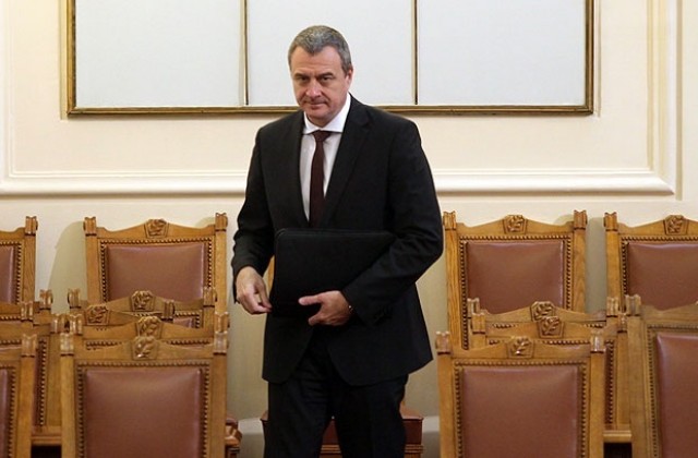 МВР вече се справяло с потока от нелегални имигранти