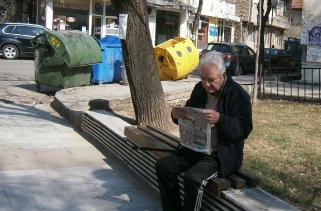 Връщат данъка на хората с минимална заплата