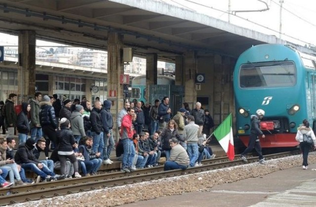 Протести в Италия блокираха транспортни връзки, стигна се до напрежение