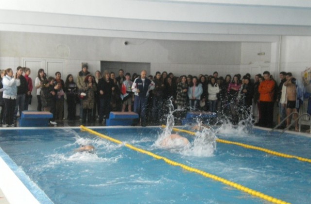 ПМГ отваря басейна през януари