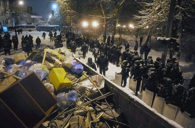 Отново затвориха метростанции в Киев заради сигнали за бомби