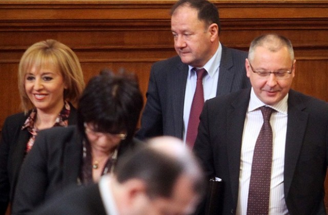 Реакциите в парламента за поредния напуснал групата на ГЕРБ