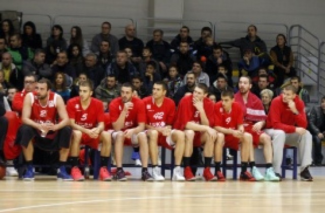 Лукойл потегли с един център за Босна, а съперникът му взе нов