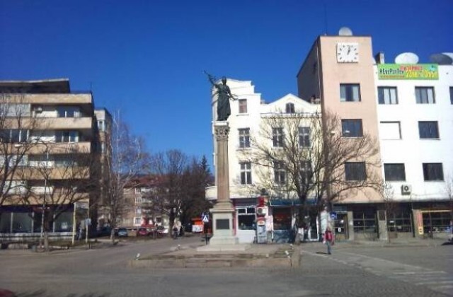 83-годишна блъсната от кола в центъра на Севлиево