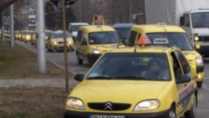 Ново изискване за таксиметровите шофьори в Сливен