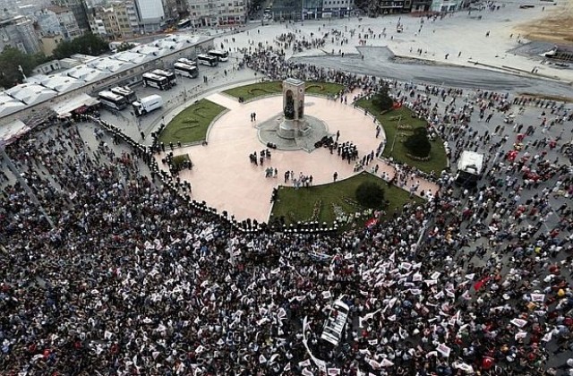 В Турция повдигнаха обвинения срещу 255 души заради протестите