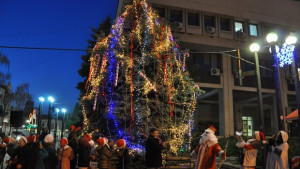 Коледната елха грейна и във Видин