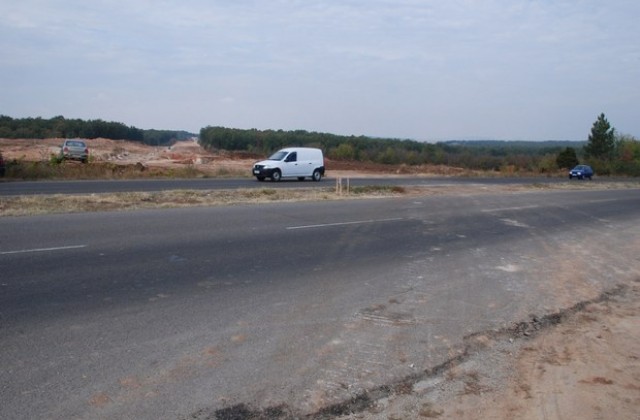 Затварят за камиони пътя Хасково-Димитровград