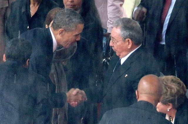 Ръкостискането на Обама с Кастро разгневи консерваторите в САЩ