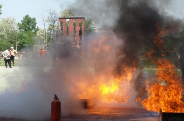 Тежко болен почина в горяща каравана