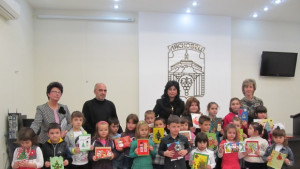 212 картички изработиха деца от Община Лясковец