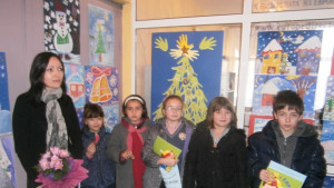 Деца от Кюстендил показаха своите приказни фантазии в коледна изложба