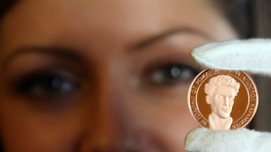 БНБ пуска монета за годишнина от рождението на Апостол Карамитев