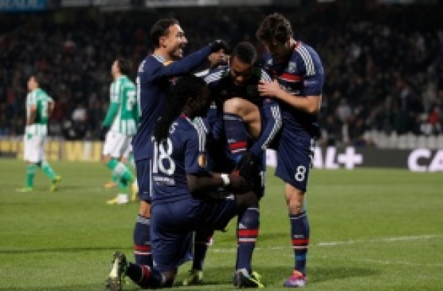 ВИДЕО: Лион се справи с Витория за първото място в група I, Бетис е втори