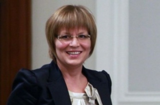 Министър Георгиева ще участва в откриването на ски сезона в Банско