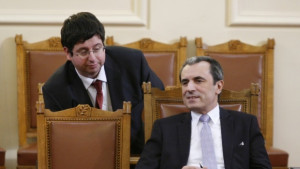 Правителството изтегли 600 млн чрез две чужди банки