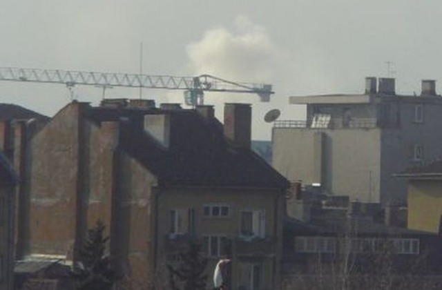 Пожар пламна в сграда в центъра на столицата