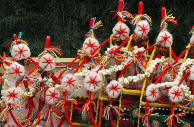 Танцов ансамбъл „Зорница организира коледна арт работилница