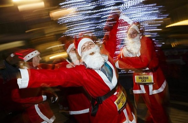 6000 души, облечени като дядо Коледа и джуджетата му, бягаха по улиците на Мадрид