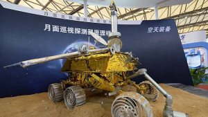 Луноходът Нефритен заек се отдели успешно от Чанъе 3