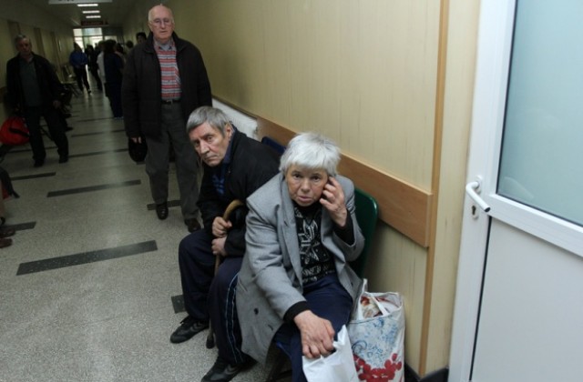 Задава се грипна вълна около Коледа и Нова година