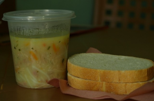 Отвориха зимните социални трапезарии