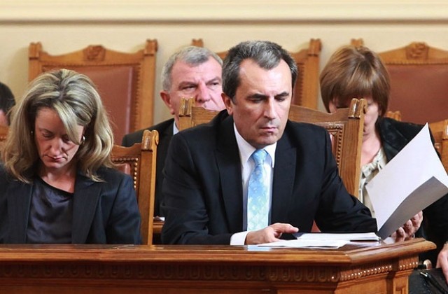 Избирателите остават критични към политическото статукво