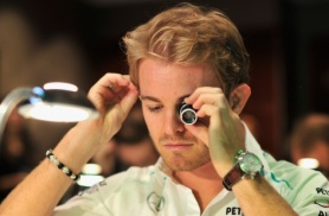 Мерцедес реши – Розберг поема тестовете