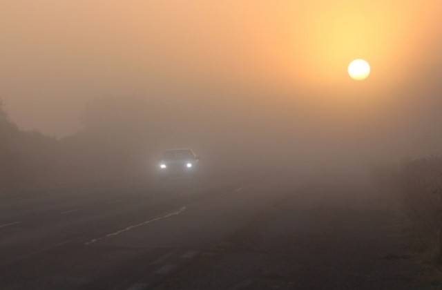 Мъгла затруднява движението в района на Челопеч и Витиня
