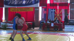 Коледен турнир по борба за деца и юноши в Дупница