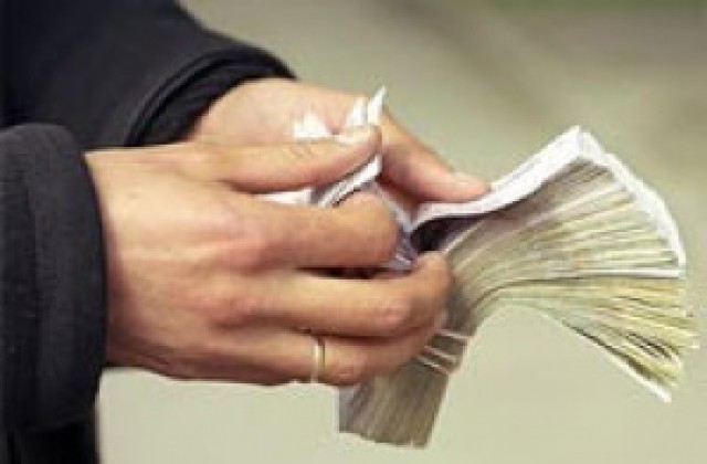 16-годишен с обвинение за прокарване на фалшиви банкноти