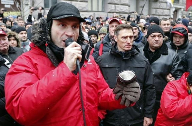 Кличко призова за предсрочни избори в Украйна през март