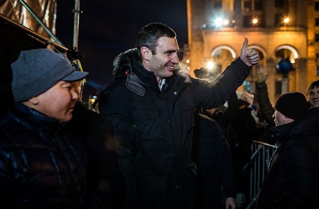 Опозицията обвини Янукович, че е заложил Украйна за 15 млрд. долара