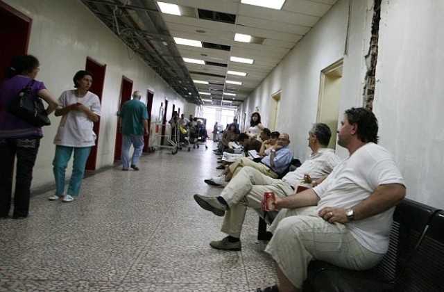 100 болни деца ще получат коледни подаръци от БЧК