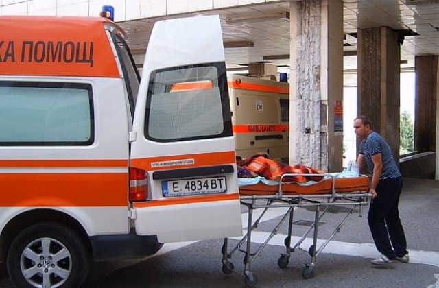 Трима ранени при пътен инцидент край Добринище