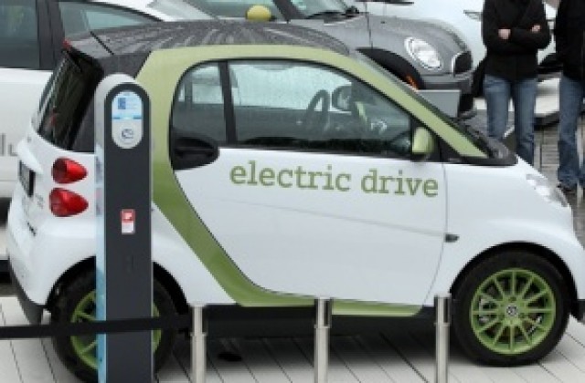 Електромобилите в Пловдив няма плащат за синя зона, докато зареждат