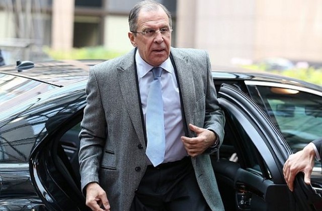 Сергей Лавров изрази учудване от „неприкрития натиск върху Киев