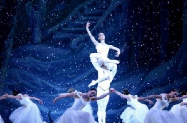 Заедно със спектакъла на „Лешникотрошачката“ в Русенска опера очакват Дядо Коледа