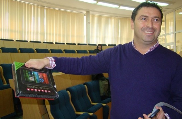 Петя Петкова с Таблет срещу смет