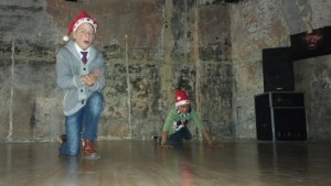 Танцьори и стрийт артисти в подкрепа на деца със специални